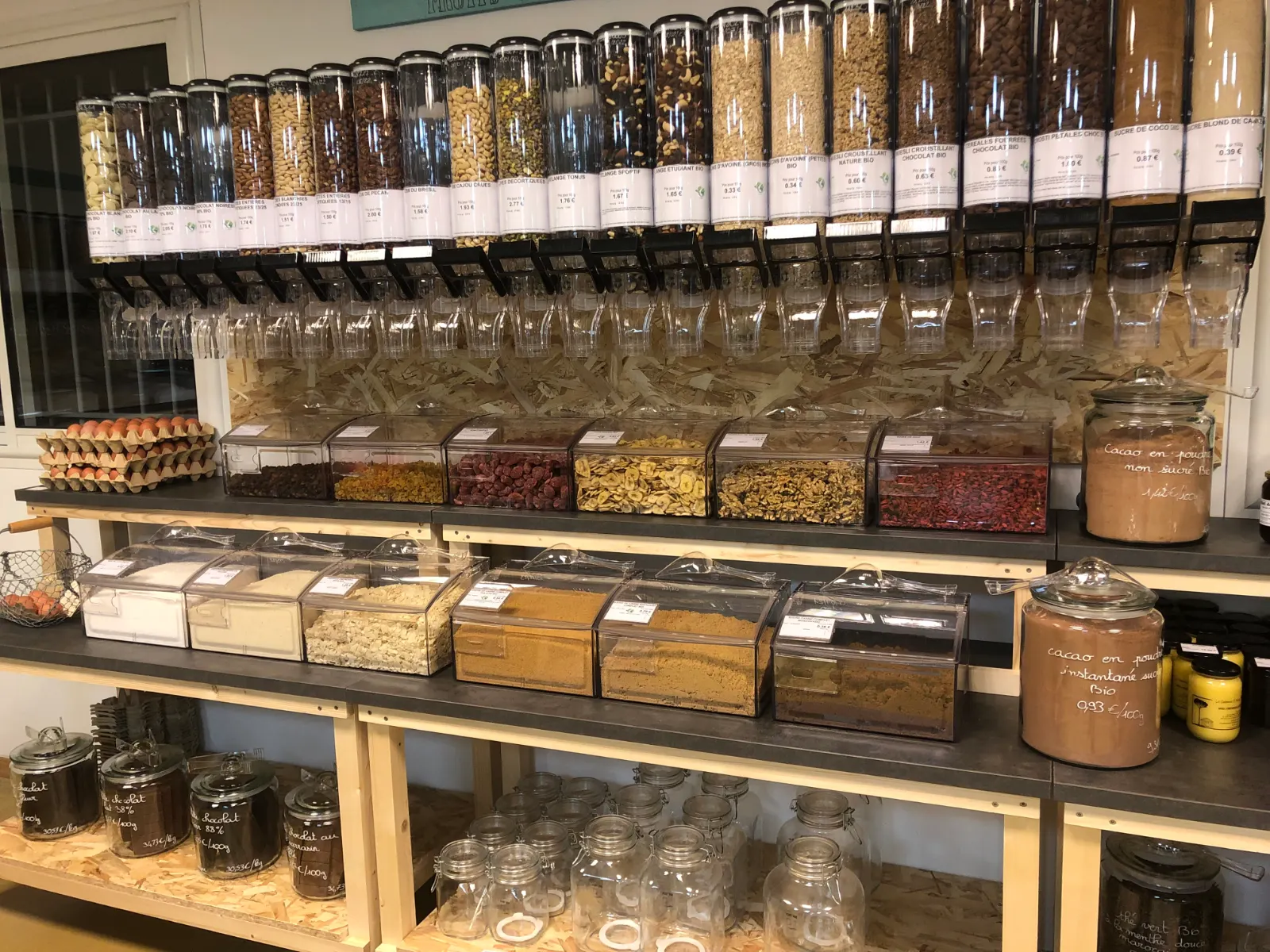 Tout pour le petit-déjeuner : café, thé, céréales et fruits secs